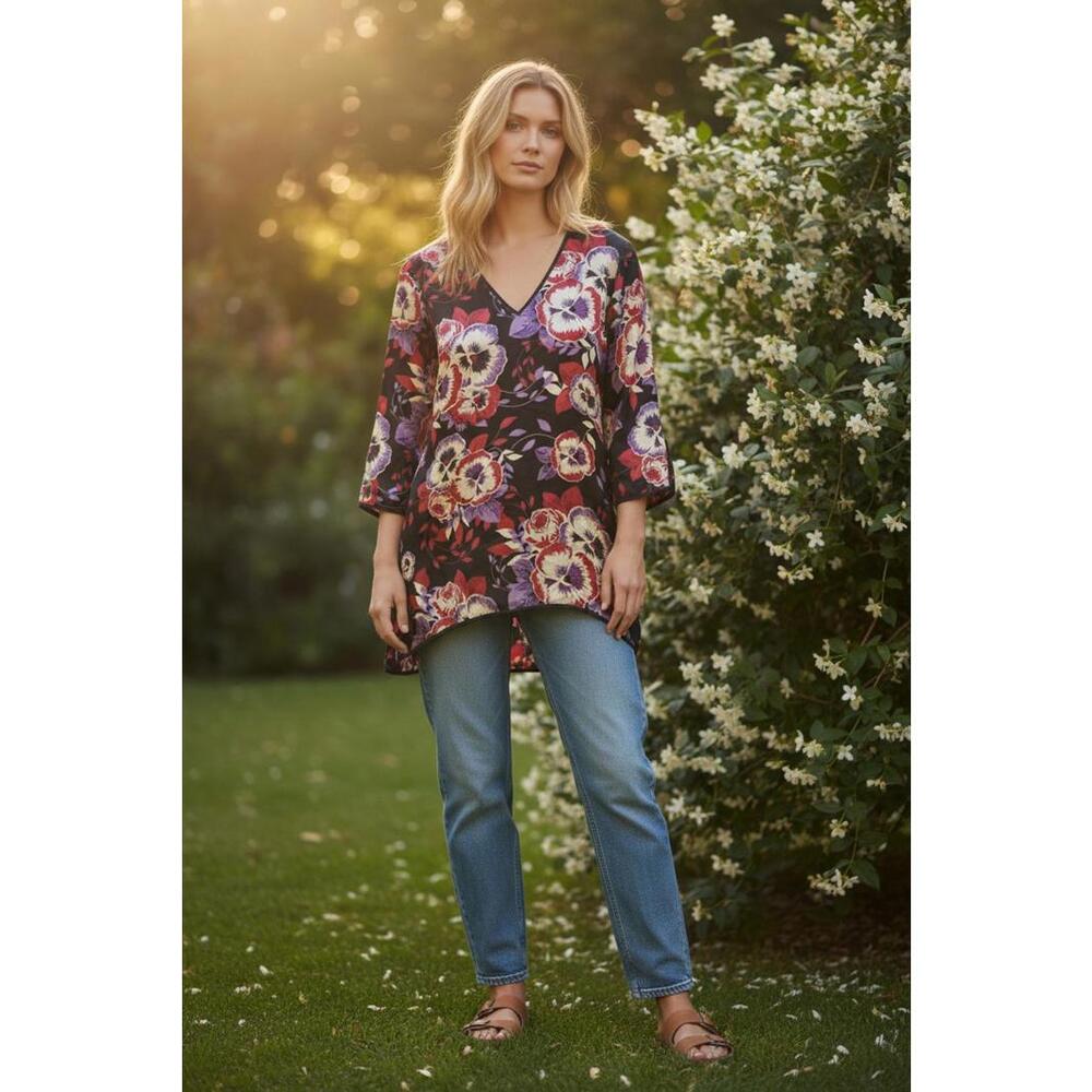 JOHNNY WAS 100% Silk Floral Tunic 3/4 Sleeve XS V-Neck Boho Premium Luxe Top